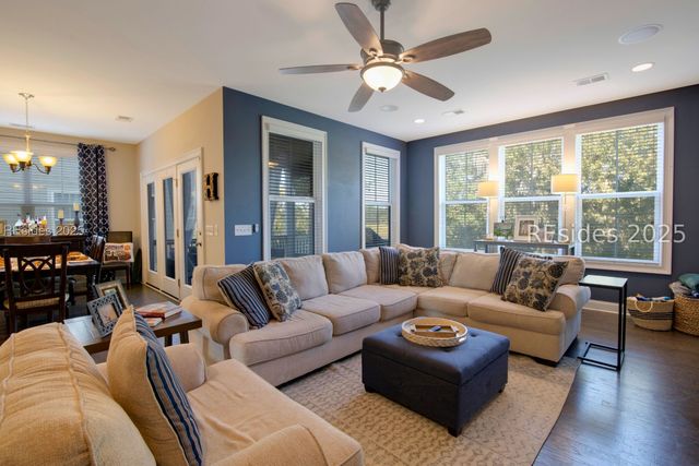 12 Hammock Oaks Cir, Hilton Head Island, SC 29926