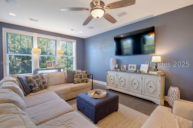 12 Hammock Oaks Cir, Hilton Head Island, SC 29926