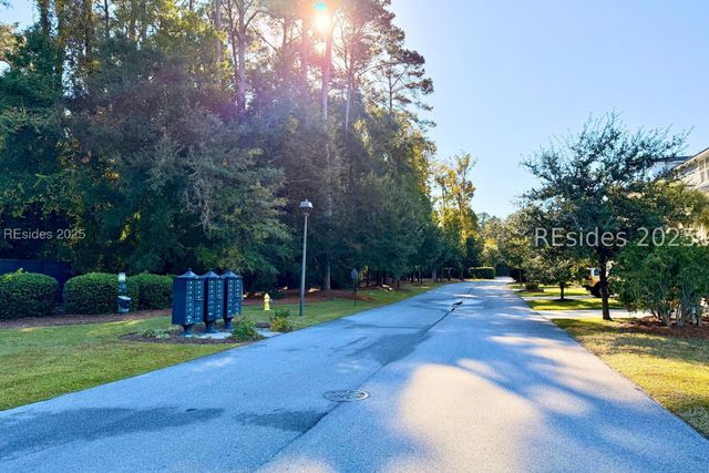 12 Hammock Oaks Cir, Hilton Head Island, SC 29926