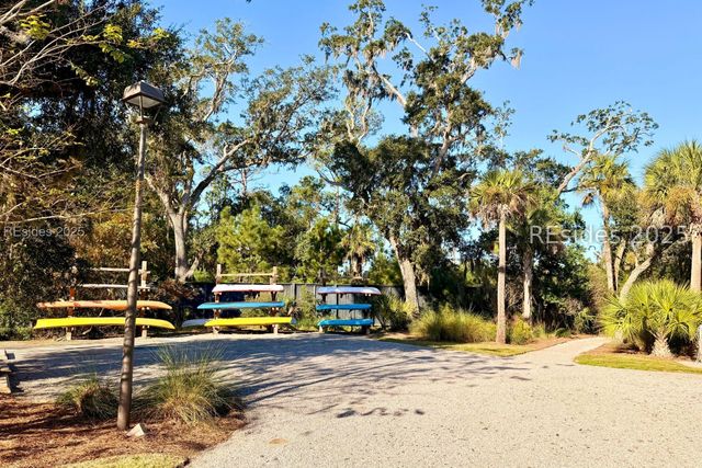 12 Hammock Oaks Cir, Hilton Head Island, SC 29926