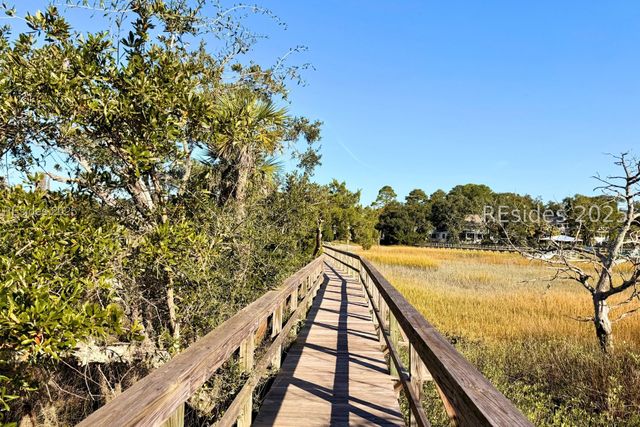 12 Hammock Oaks Cir, Hilton Head Island, SC 29926