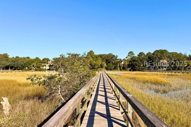 12 Hammock Oaks Cir, Hilton Head Island, SC 29926