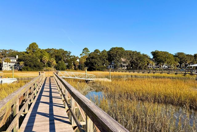 12 Hammock Oaks Cir, Hilton Head Island, SC 29926