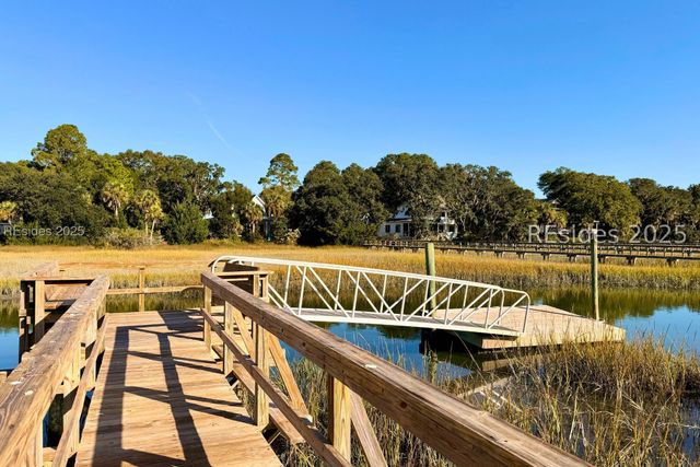 12 Hammock Oaks Cir, Hilton Head Island, SC 29926