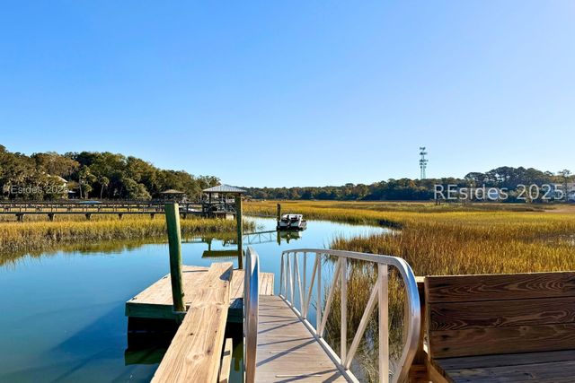 12 Hammock Oaks Cir, Hilton Head Island, SC 29926