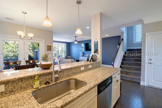 12 Hammock Oaks Cir, Hilton Head Island, SC 29926