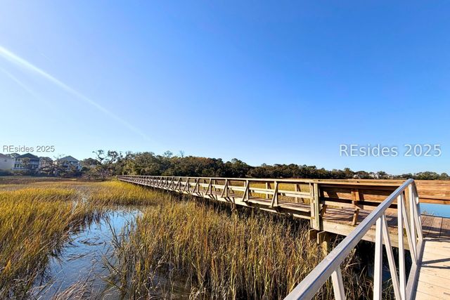 12 Hammock Oaks Cir, Hilton Head Island, SC 29926