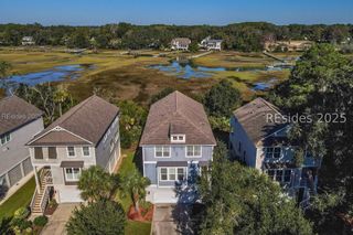 12 Hammock Oaks Cir, Hilton Head Island, SC 29926