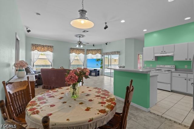 2429 Everest PKWY, Cape Coral, FL 33904