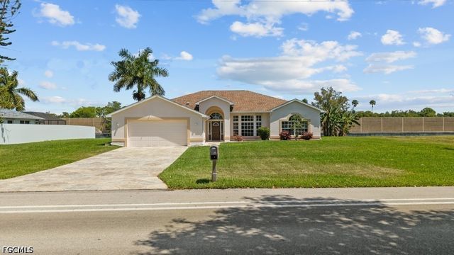 2429 Everest PKWY, Cape Coral, FL 33904