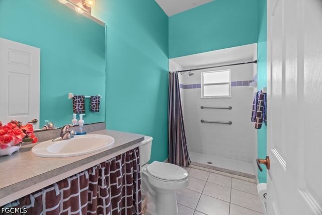 2429 Everest PKWY, Cape Coral, FL 33904