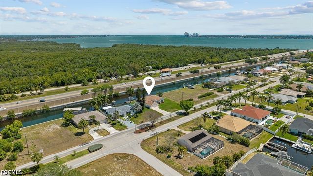2429 Everest PKWY, Cape Coral, FL 33904