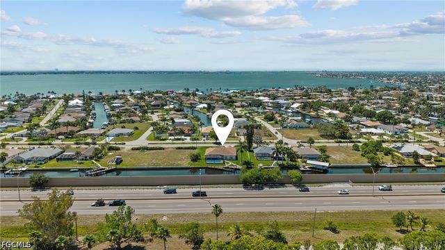 2429 Everest PKWY, Cape Coral, FL 33904