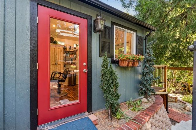 257 Corona Circle, Lake Arrowhead, CA 92352