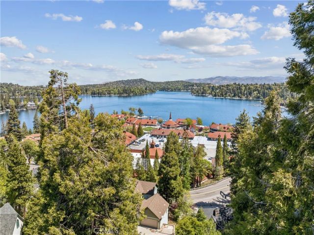 257 Corona Circle, Lake Arrowhead, CA 92352