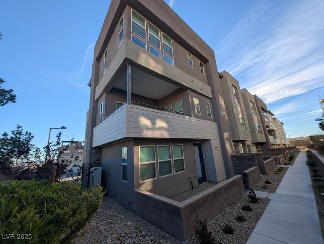 675 Agate Bridge Street, Las Vegas, NV 89138