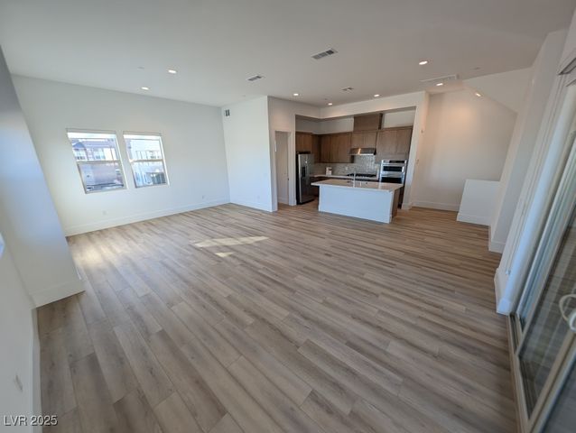 675 Agate Bridge Street, Las Vegas, NV 89138