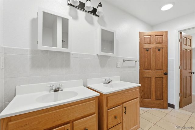 3921 E 26th Avenue Parkway, Denver, CO 80205