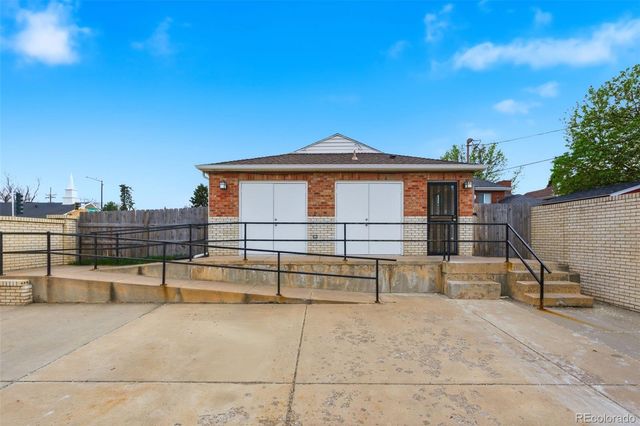 3921 E 26th Avenue Parkway, Denver, CO 80205