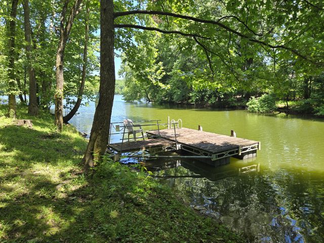 208 Lakeshore Dr, Dover, TN 37058
