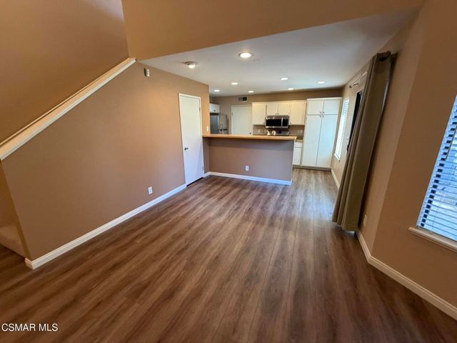 5233 Huntley Street 16, Simi Valley, CA 93063