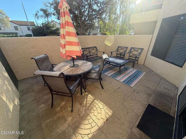5233 Huntley Street 16, Simi Valley, CA 93063