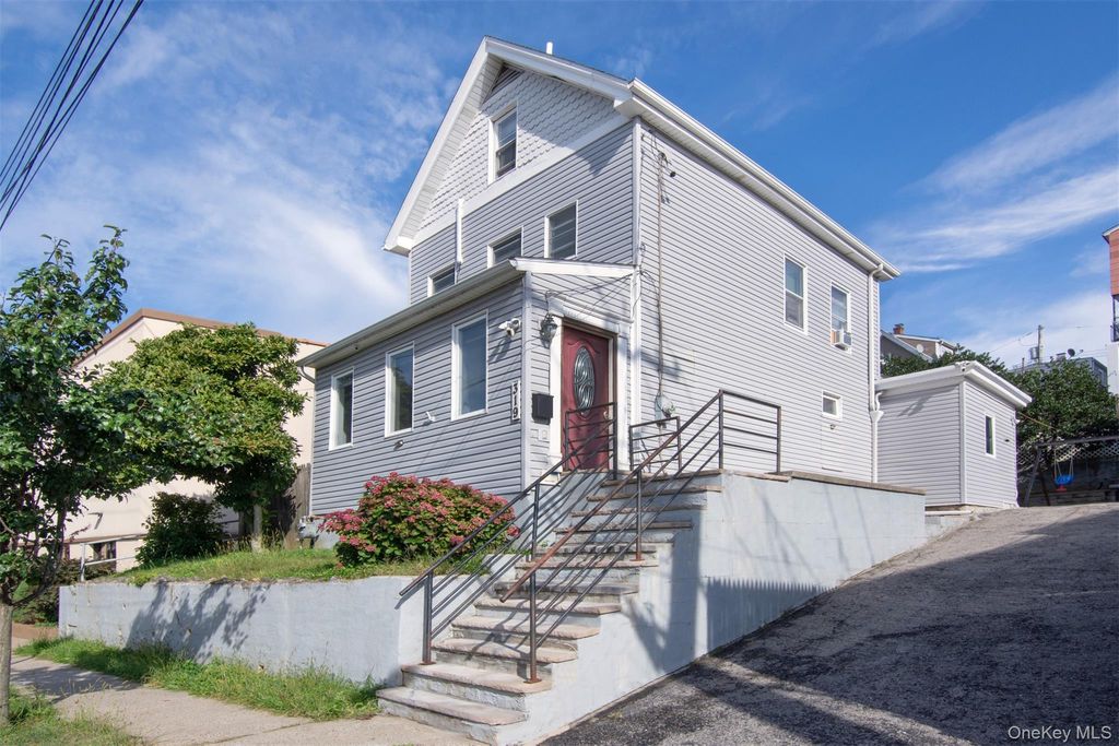 319 N Macquesten Parkway, Mount Vernon, NY 10550 — exterior