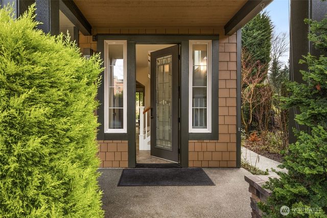 1213 N 41st Place, Renton, WA 98056