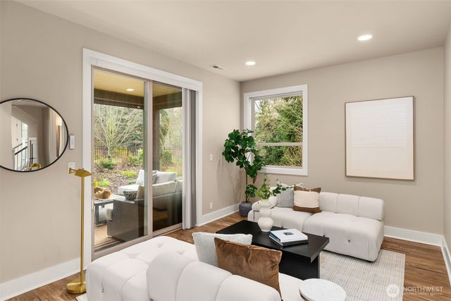 1213 N 41st Place, Renton, WA 98056