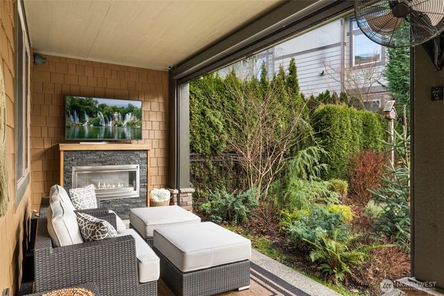 1213 N 41st Place, Renton, WA 98056