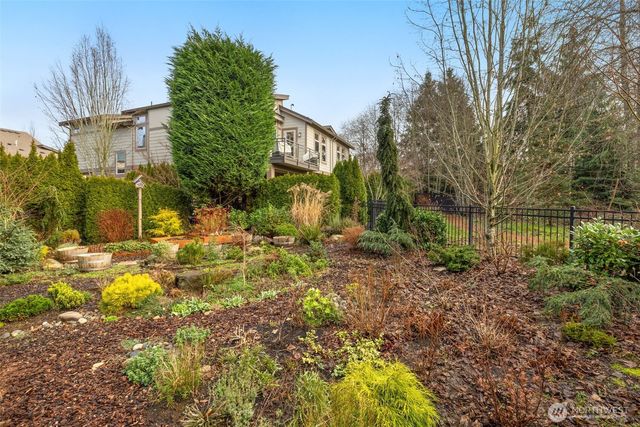 1213 N 41st Place, Renton, WA 98056