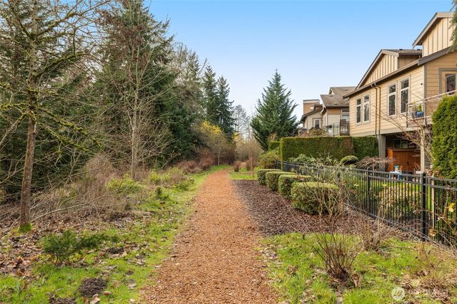 1213 N 41st Place, Renton, WA 98056