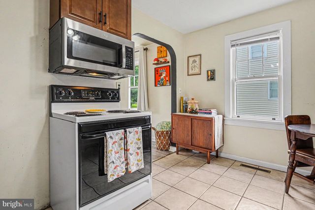 1121 W MILL ST, Quakertown, PA 18951