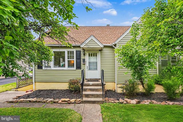 1121 W MILL ST, Quakertown, PA 18951