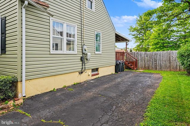 1121 W MILL ST, Quakertown, PA 18951