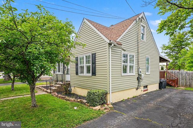 1121 W MILL ST, Quakertown, PA 18951