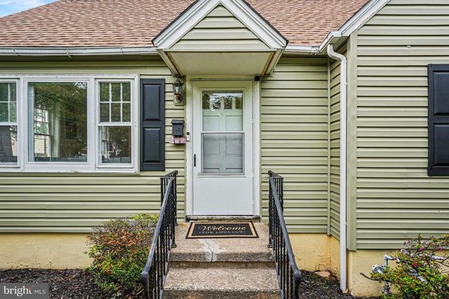 1121 W MILL ST, Quakertown, PA 18951