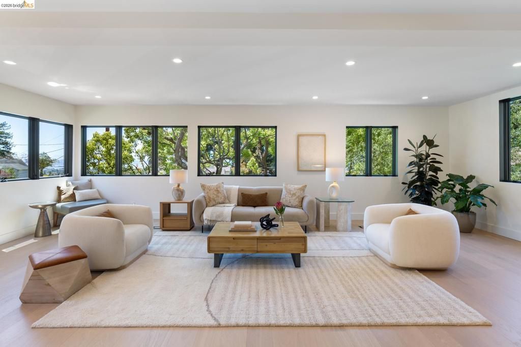 Image 16 of property listing at 1409 Scenic Ave, Berkeley, CA 94708