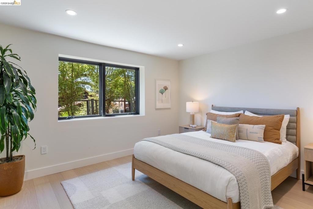 Image 23 of property listing at 1409 Scenic Ave, Berkeley, CA 94708