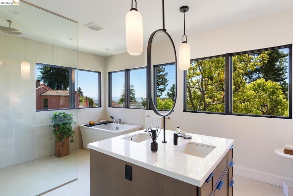 Image 29 of property listing at 1409 Scenic Ave, Berkeley, CA 94708