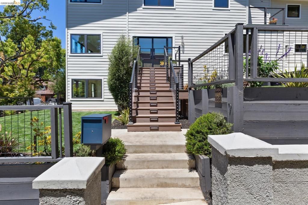 Image 34 of property listing at 1409 Scenic Ave, Berkeley, CA 94708