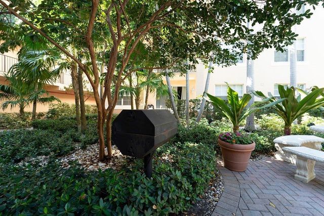 1805 N Flagler Drive 108, West Palm Beach, FL 33407