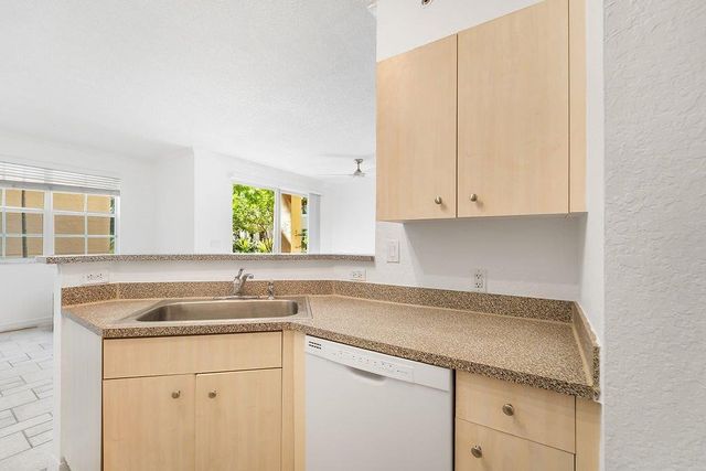 1805 N Flagler Drive 108, West Palm Beach, FL 33407