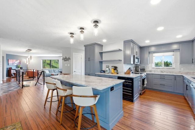 102 E OAKRIDGE DR, Bountiful, UT 84010