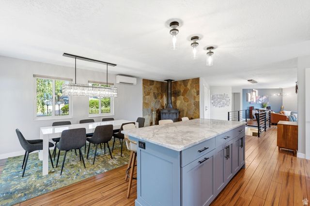 102 E OAKRIDGE DR, Bountiful, UT 84010