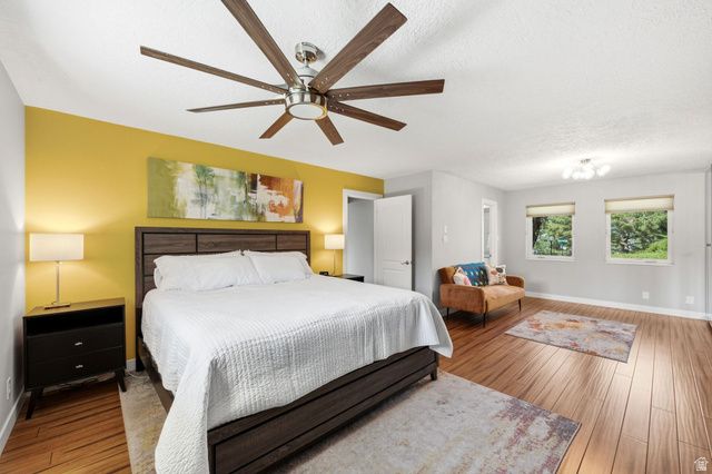 102 E OAKRIDGE DR, Bountiful, UT 84010