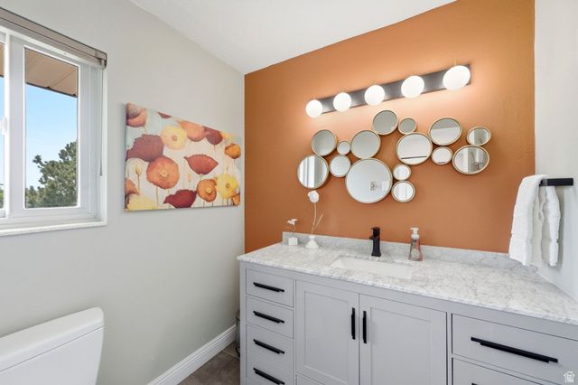 102 E OAKRIDGE DR, Bountiful, UT 84010
