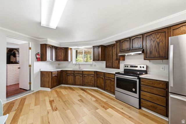 102 E OAKRIDGE DR, Bountiful, UT 84010
