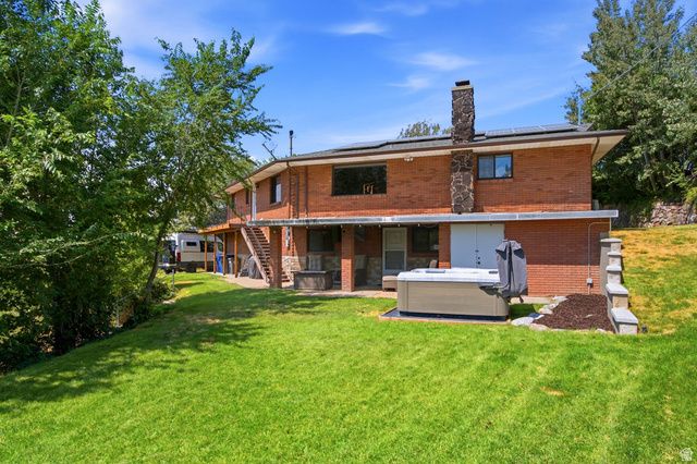 102 E OAKRIDGE DR, Bountiful, UT 84010