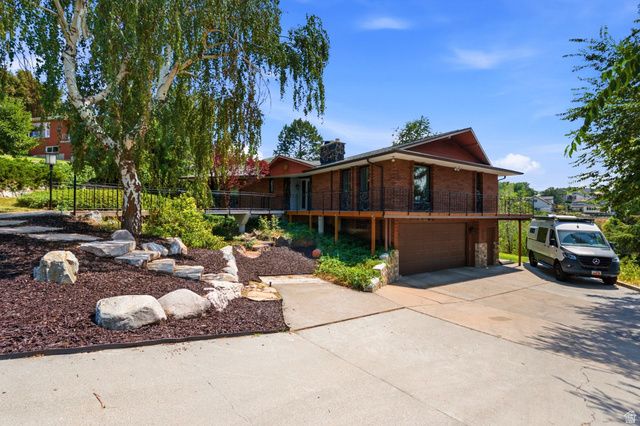 102 E OAKRIDGE DR, Bountiful, UT 84010